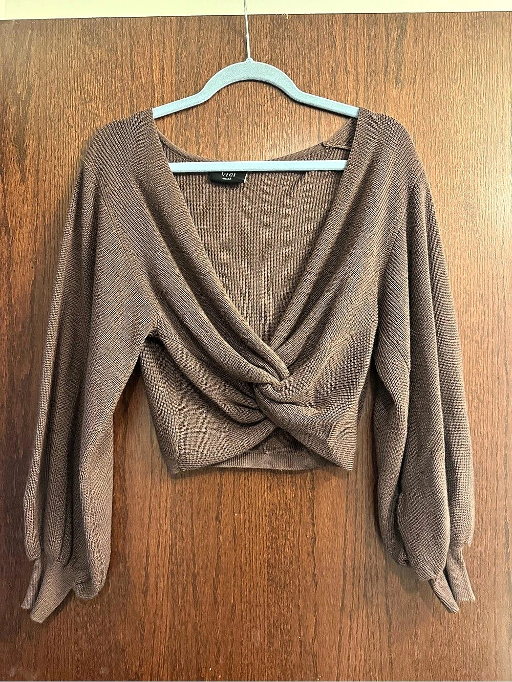 VICI cropped, brown sweater